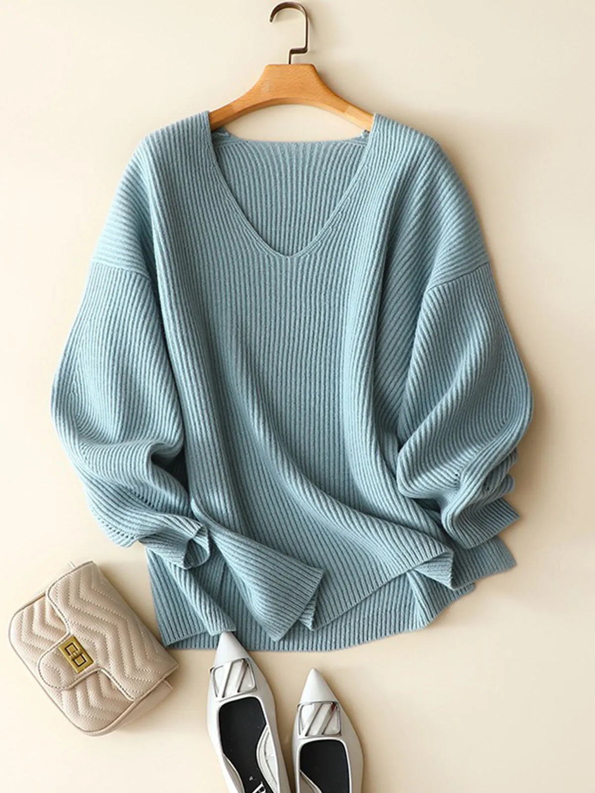 100% Cashmere V-Neck Sweater