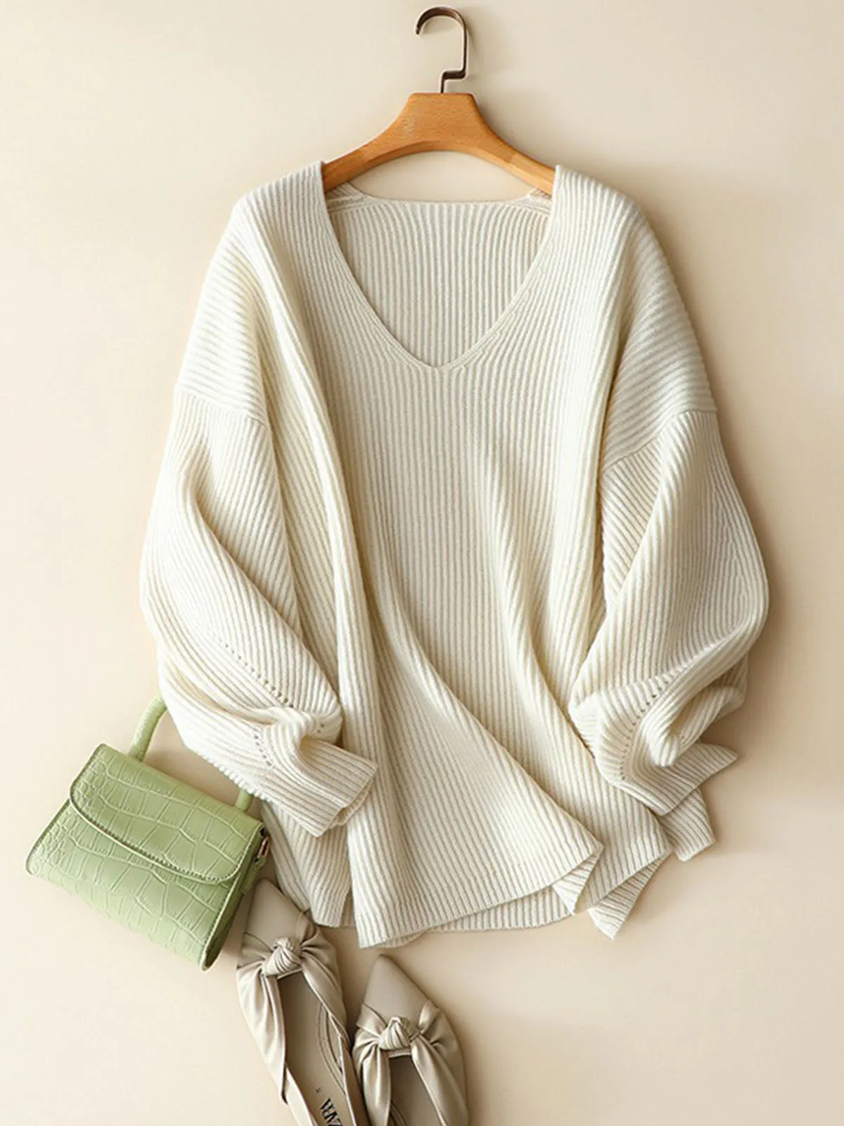 100% Cashmere V-Neck Sweater