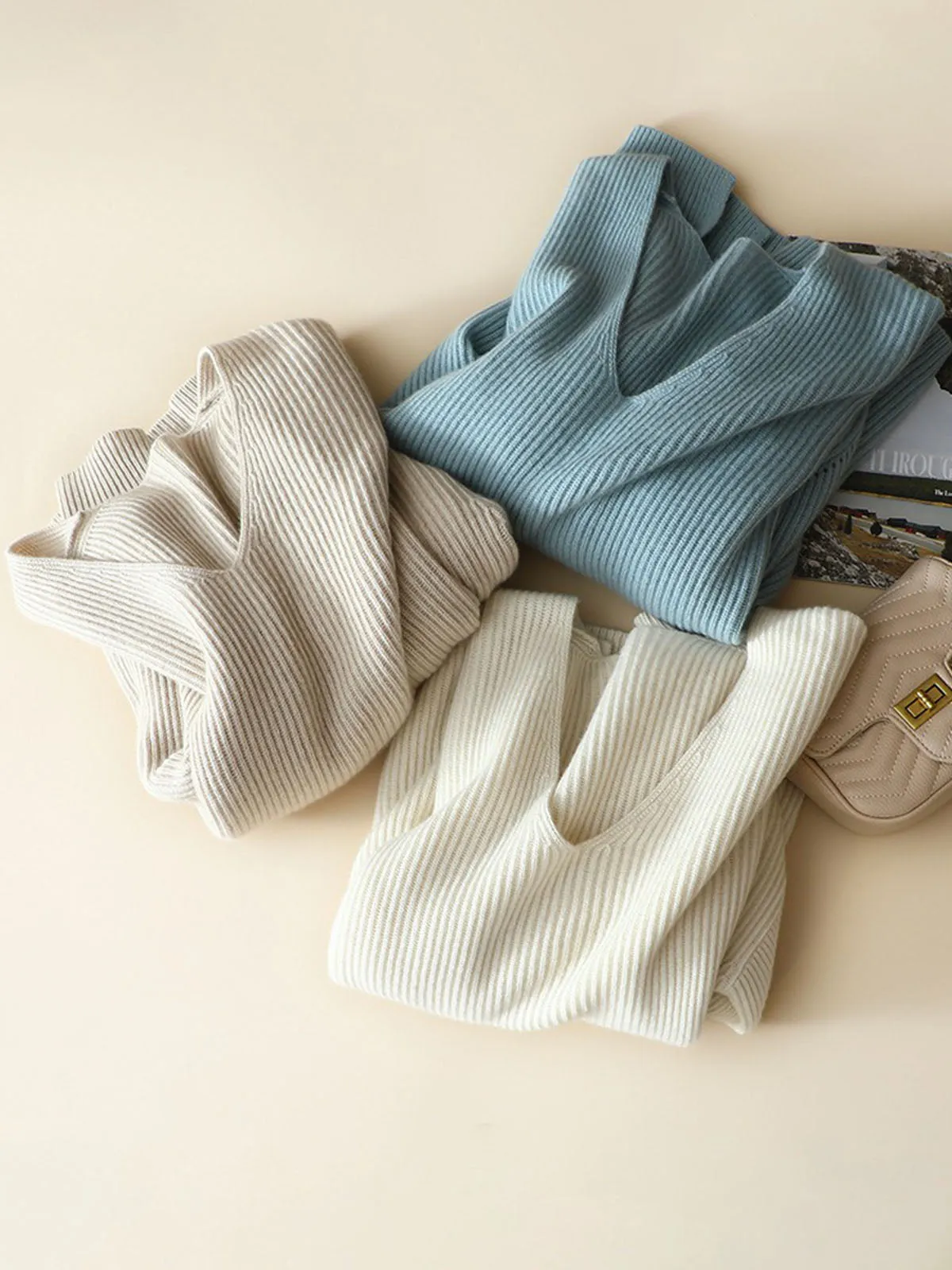 100% Cashmere V-Neck Sweater