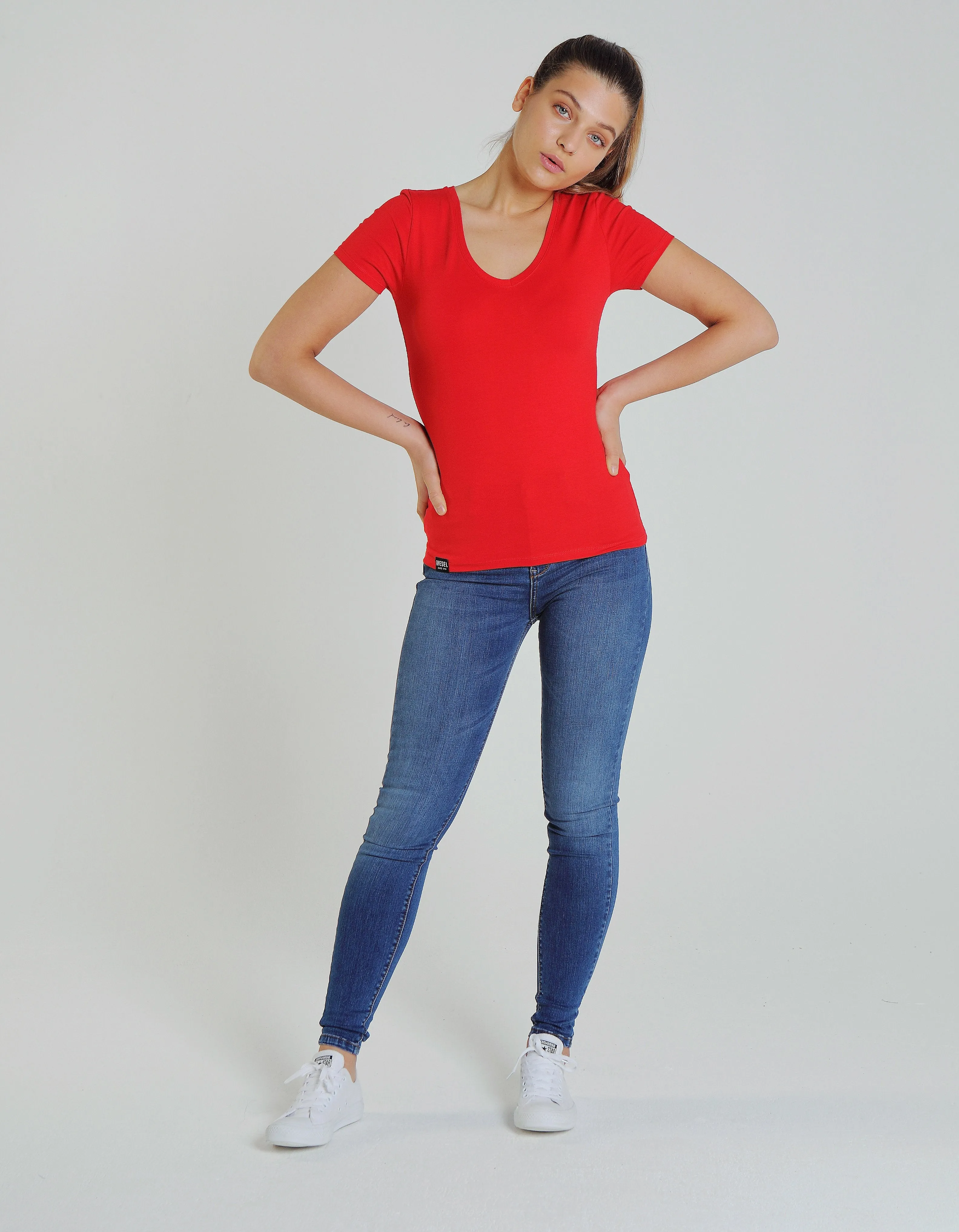 Clara V Neck Basic Vermillion Red