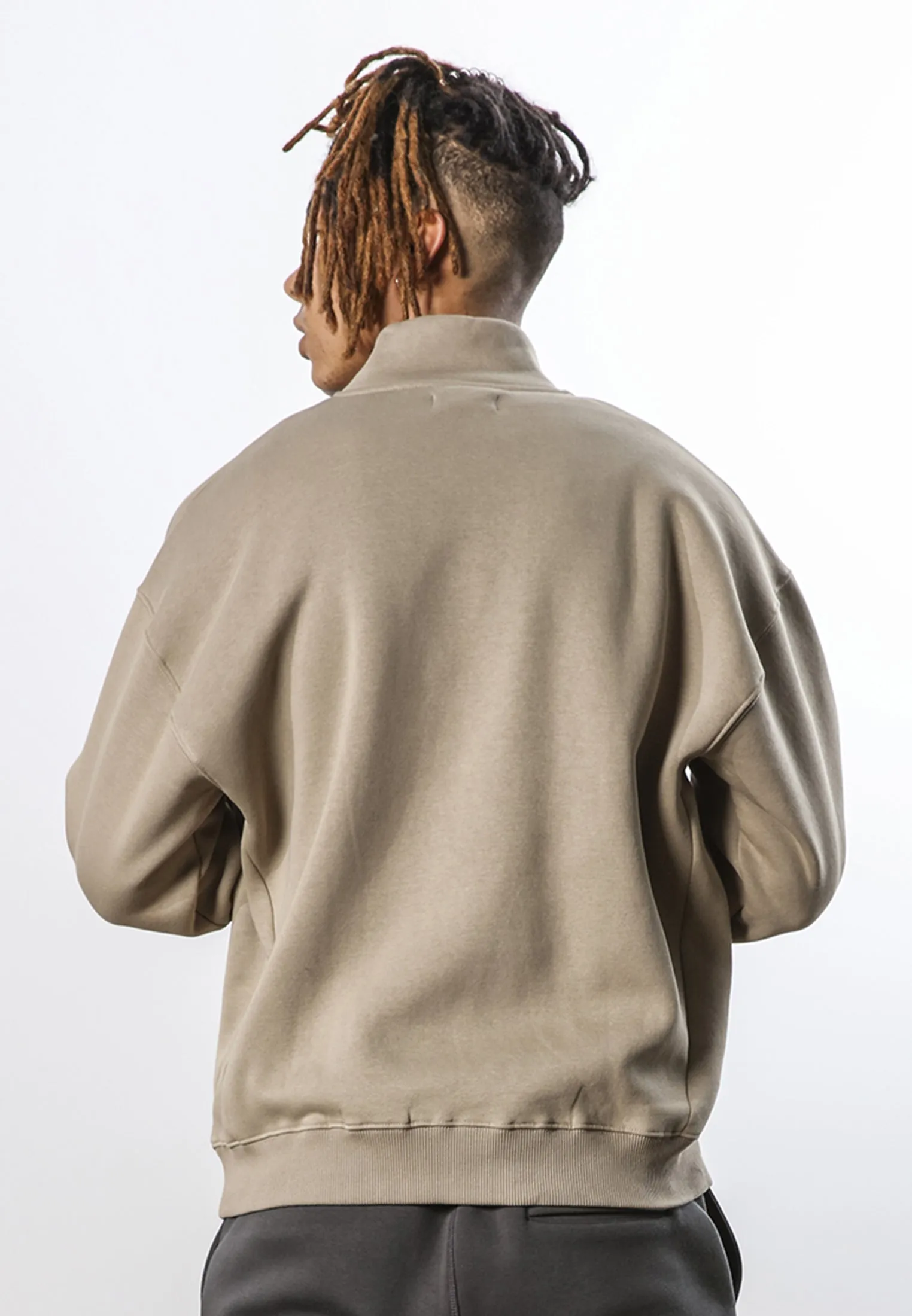 LOGO RELAXED HALF ZIP FAWN